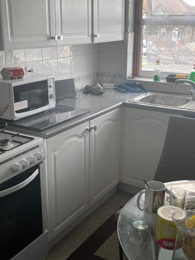 Relevant Bed & Breakfast Бексли Екстериор снимка
