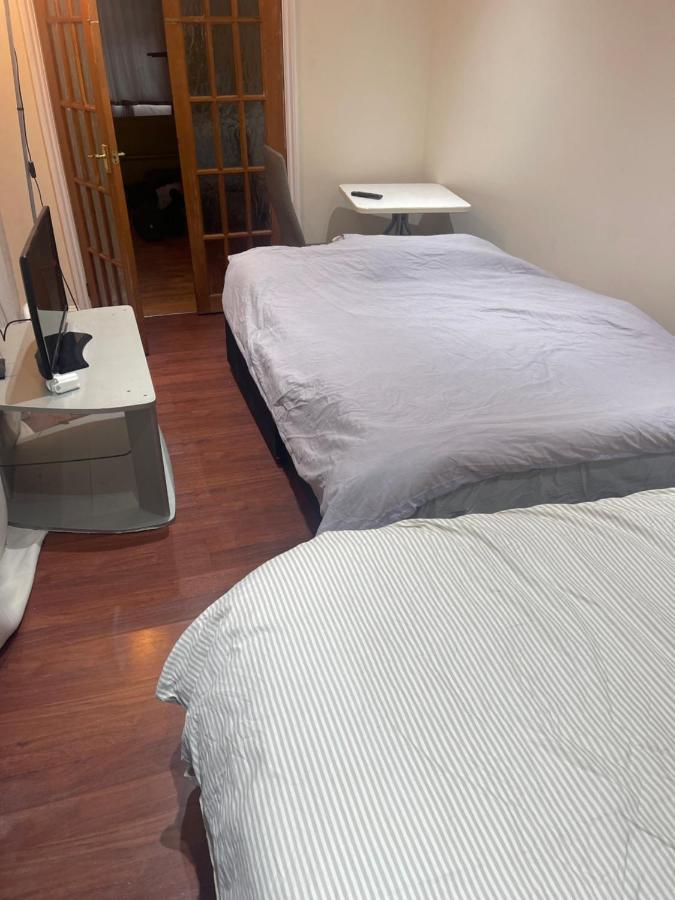 Relevant Bed & Breakfast Бексли Екстериор снимка